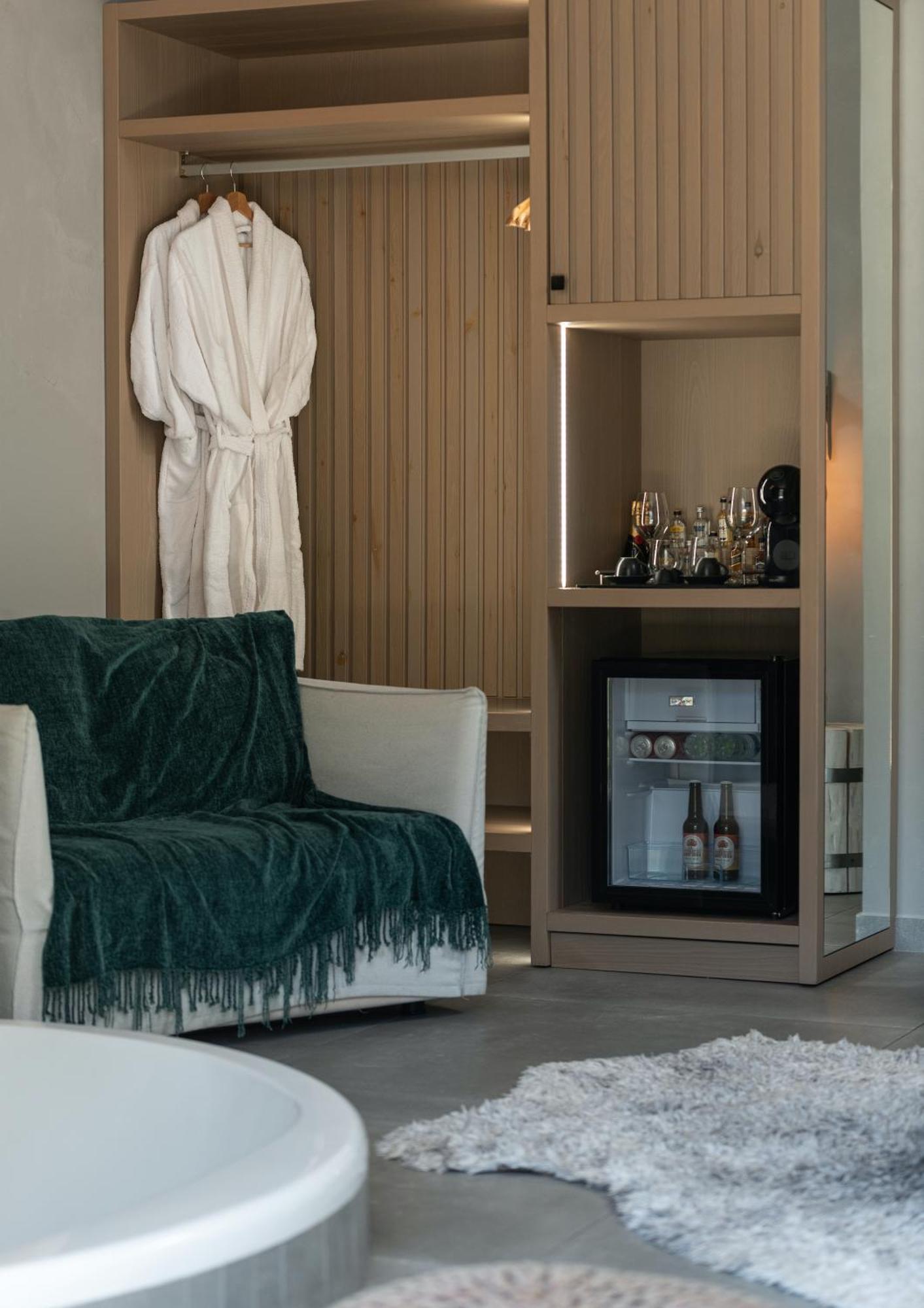 Evora Luxury Suites Mega Chorio エクステリア 写真