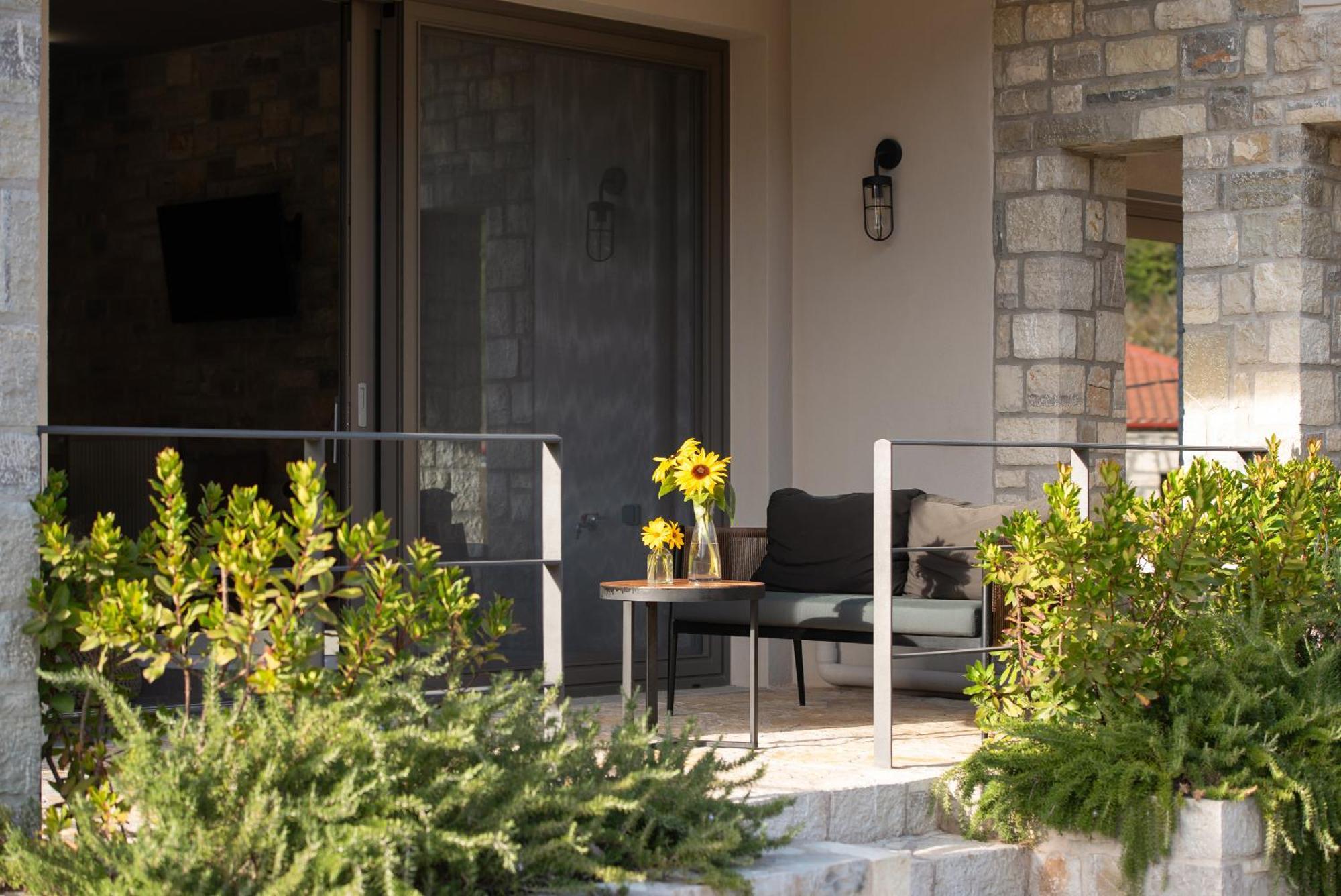 Evora Luxury Suites Mega Chorio エクステリア 写真